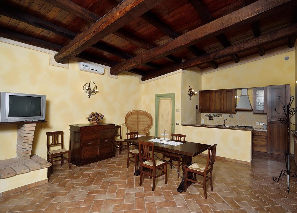 Agriturismo I Granai Crocemaroggia Eksteriør bilde