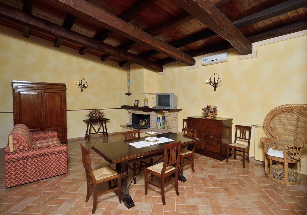 Agriturismo I Granai Crocemaroggia Eksteriør bilde