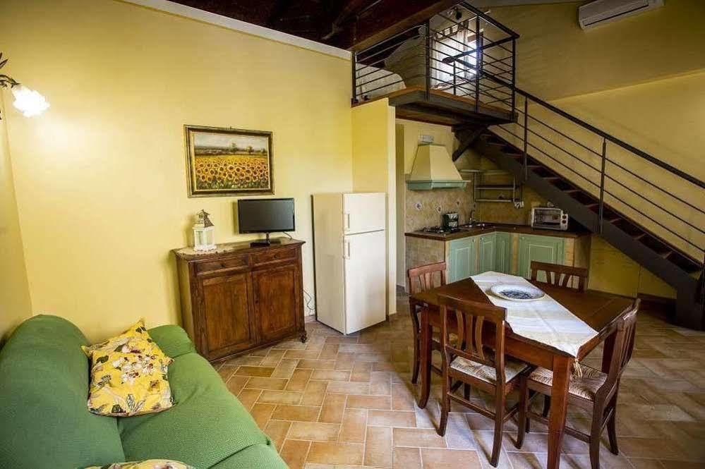 Agriturismo I Granai Crocemaroggia Eksteriør bilde