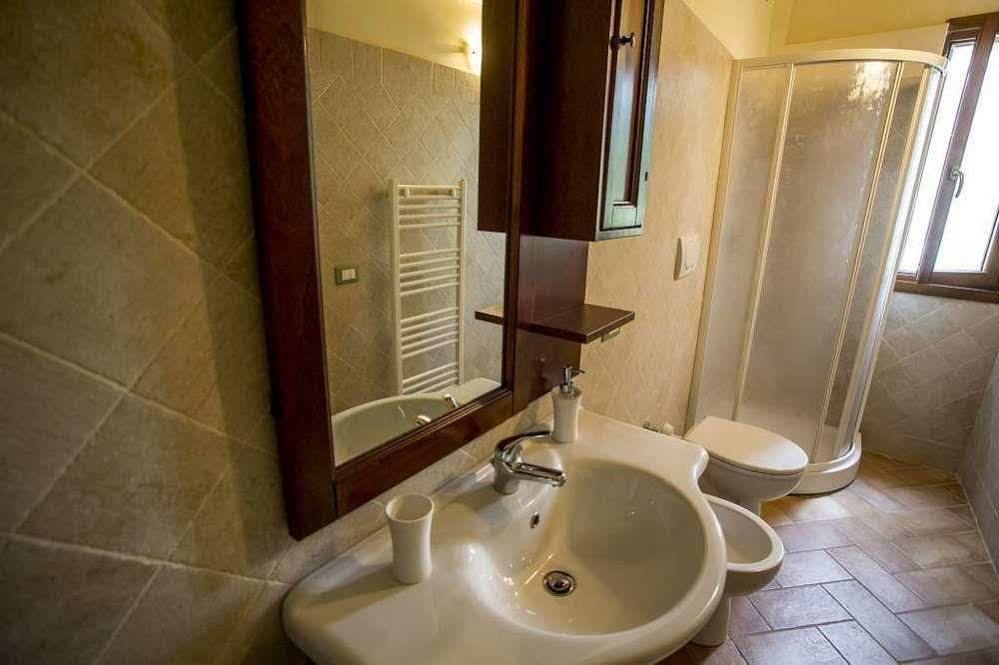 Agriturismo I Granai Crocemaroggia Eksteriør bilde